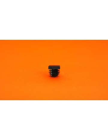 Czarna zaślepka do profili 15x15x1 mm